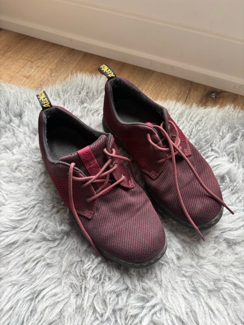 Dr. Martens AirWair Unisex Sneaker Canvas US 9 Women’s | US 8 Men’s